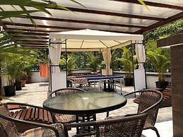 Toucan Platinum Suites Aparthotel