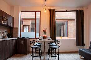 Toucan Platinum Suites Aparthotel