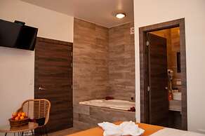 Toucan Platinum Suites Aparthotel
