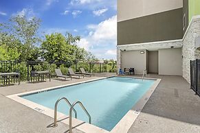 Best Western Plus Mid County