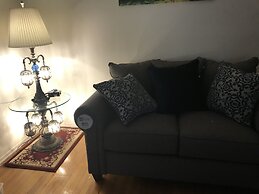 Cozy, Classy Duplex near NYC