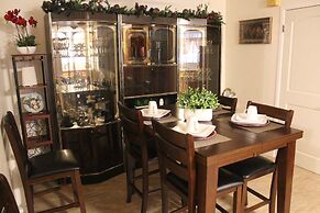 Cozy, Classy Duplex near NYC