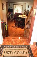 Cozy, Classy Duplex near NYC