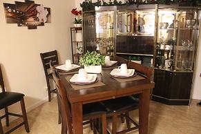 Cozy, Classy Duplex near NYC