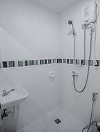 OYO 605 The Quarters