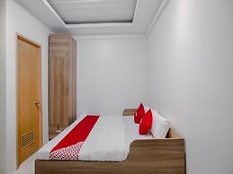 OYO 605 The Quarters