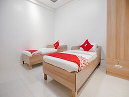 OYO 605 The Quarters