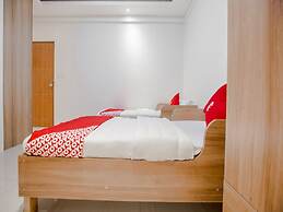 OYO 605 The Quarters