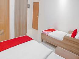 OYO 605 The Quarters