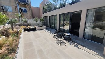 Hellenic Vibes Smart Hotel