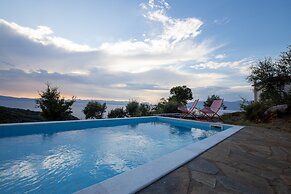 Searocks Exclusive Villas Resort