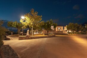 Searocks Exclusive Villas Resort