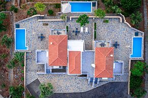 Searocks Exclusive Villas Resort