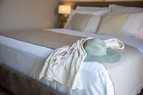 Searocks Exclusive Villas Resort