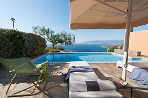 Searocks Exclusive Villas Resort