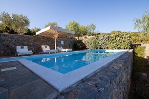 Searocks Exclusive Villas Resort