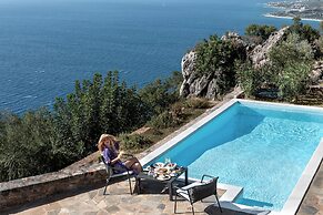 Searocks Exclusive Villas Resort