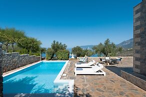 Searocks Exclusive Villas Resort