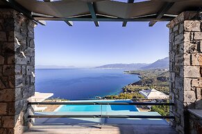 Searocks Exclusive Villas Resort