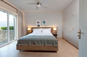 Searocks Exclusive Villas Resort