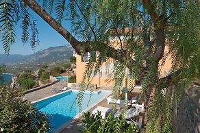 Searocks Exclusive Villas Resort