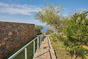 Searocks Exclusive Villas Resort