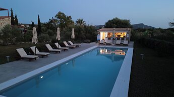 Abeloessa Methonian Hospitality