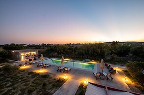 Abeloessa Methonian Hospitality