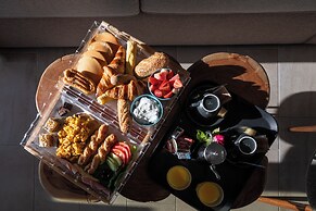 Abeloessa Methonian Hospitality