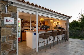 Abeloessa Methonian Hospitality