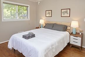 Prime Location! 5BR in Quaint Neighborhood!