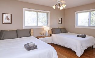 Prime Location! 5BR in Quaint Neighborhood!