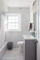 Spacious 6BR /2.5 Bath in Highlands!