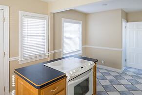 Spacious 6BR /2.5 Bath in Highlands!