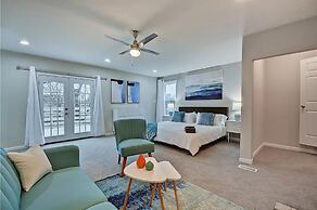 Spacious 6BR/3BA House w/ Parking! Sleeps 20!