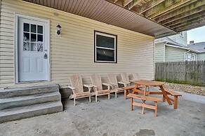 Spacious 6BR/3BA House w/ Parking! Sleeps 20!