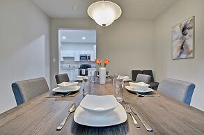 Spacious 6BR/3BA House w/ Parking! Sleeps 20!