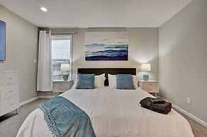 Spacious 6BR/3BA House w/ Parking! Sleeps 20!