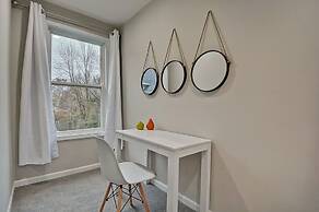 Spacious 6BR/3BA House w/ Parking! Sleeps 20!