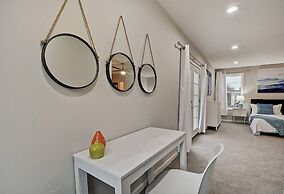 Spacious 6BR/3BA House w/ Parking! Sleeps 20!