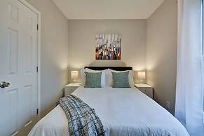 Spacious 6BR/3BA House w/ Parking! Sleeps 20!