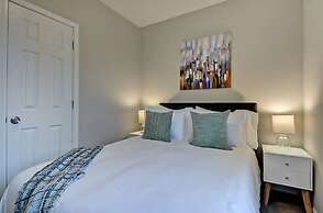 Spacious 6BR/3BA House w/ Parking! Sleeps 20!