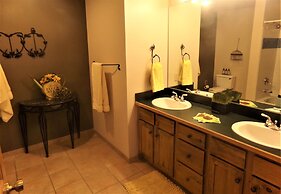 BBCS Black Bear Lodge Deluxe 2Bed 2Bath