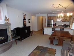 BBCS Black Bear Lodge Deluxe 2Bed 2Bath