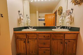 BBCS Black Bear Lodge Deluxe 2Bed 2Bath