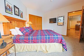BBCS Black Bear Lodge Deluxe 2Bed 2Bath