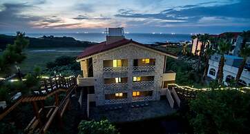 Witch's  broomstick Pension