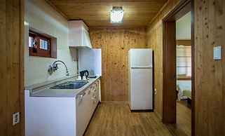 Witch's  broomstick Pension