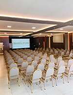 Shelton Palace Hotel