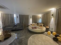 Le Luxe suites hotel & SPA